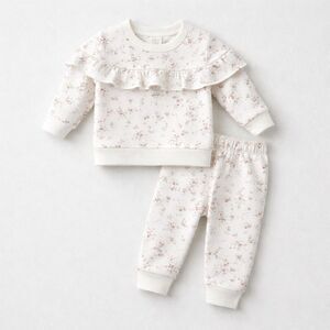 Lila and Jack Floral 2 piece matching sweat outfit.  Size 3-6 months EUC